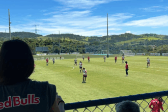 Bragantinas treinam em um dos poucos CTs exclusivo para o futebol feminino